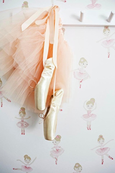 Interior decorado con Papel Pintado Lilleby 2677